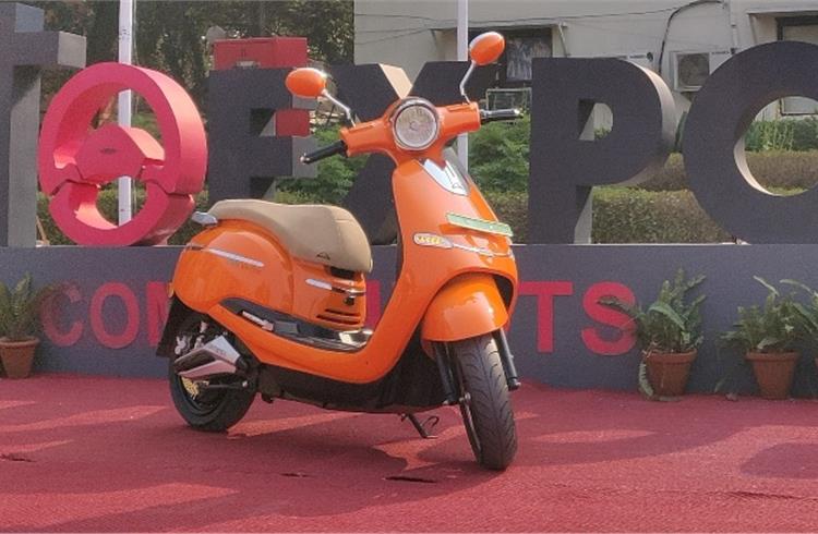Avera showcases Retrosa electric scooter with 140kph range