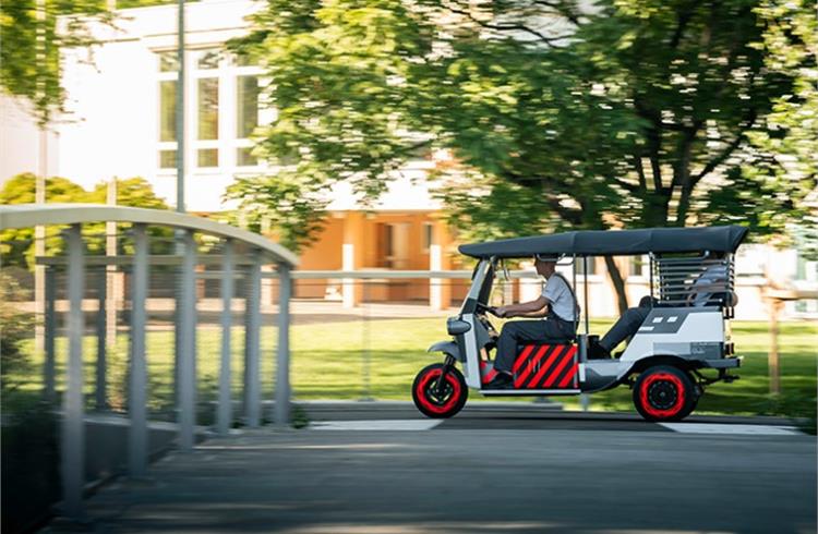 The e-rickshaws powered by second-life batteries are scheduled to hit the roads in India for the first time in a pilot project in early 2023, made available to a non-profit organisation.