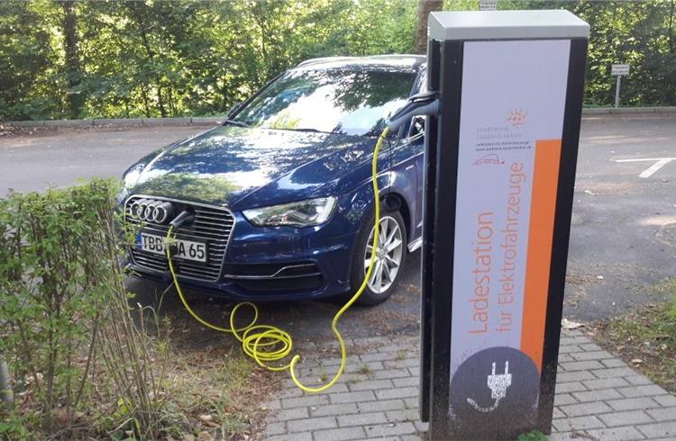 Despite EVs being just 1.3% of new car sales, public charging infra up 20% in Germany