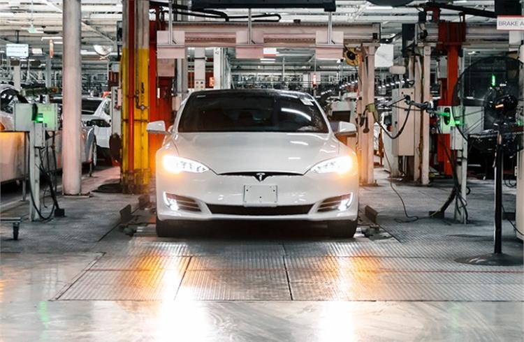 Tesla’s Model S Long Range Plus first electric car with 400-mile EPA rating