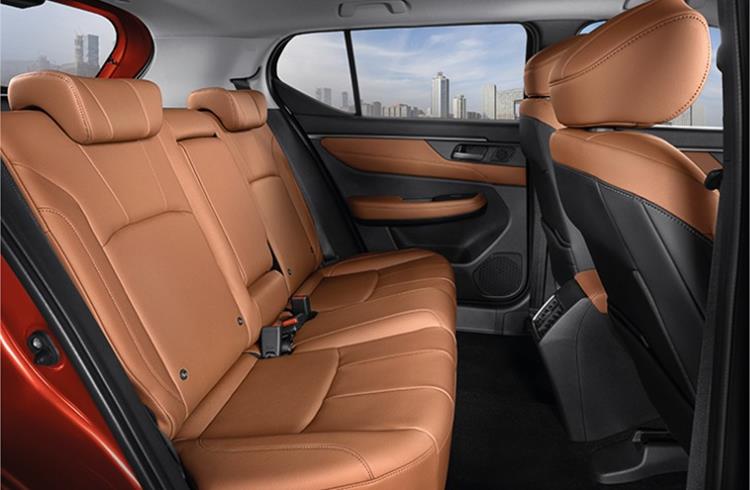 The Elevate SUV has a good recline angle for the rear seats; they get rear seatbelt reminders but only offer a lap belt for the middle passenger.