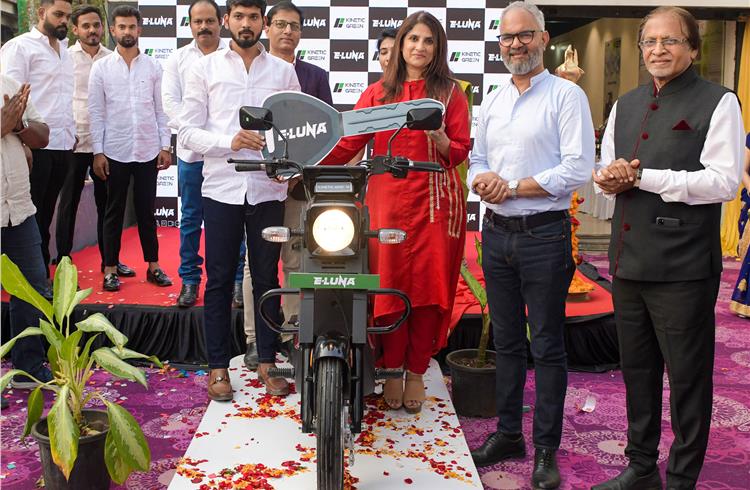 Kinetic Green CEO Sulajja Firodia Motwani at the delivery of 130 E-Lunas to Big Basket delivery partner company, Safe and Secure Delivery Solutions.