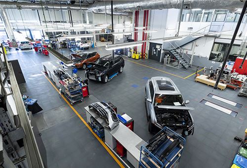 SEAT opens advanced powertrain centre to test IC, electric, hybrid and CNG engines