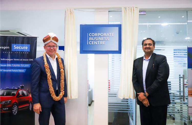 L-R: Steffen Knapp, Director, Volkswagen Passenger Cars India with Jayaram PV, MD, KPR Cars at the launch of the 17th Corporate Business Centre at Volkswagen Mysore.
