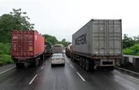Maharashtra lockdown: estimated Rs 315 crore a day loss to truckers