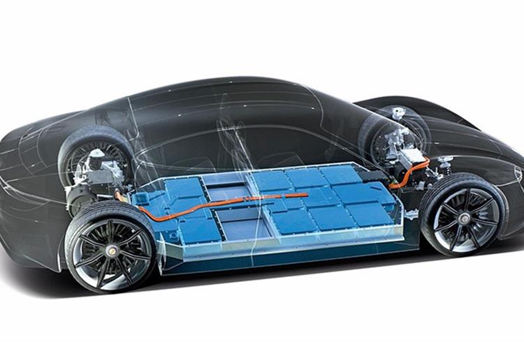 The battery production plant is expected to start operations in 2024 with an initial capacity of at least 100 MWh per year, powering 1,000 motorsport and high-performance Porsches.