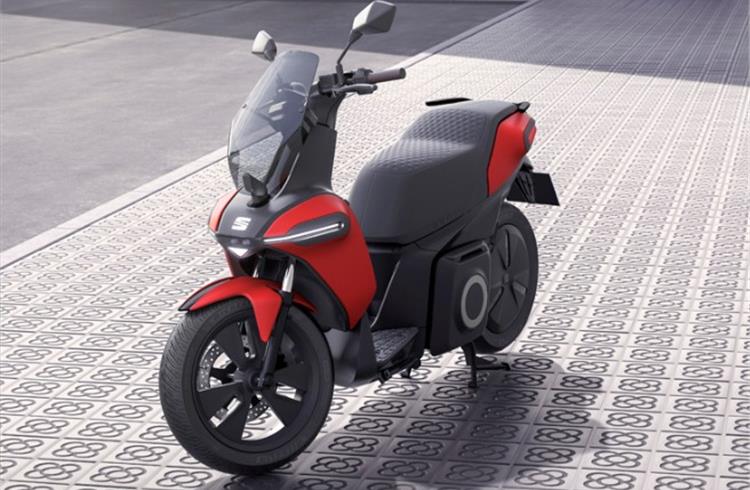 The new machine, based on a design by Spanish electric bike firm Silence, was unveiled at the Smart City Expo World Congress in Barcelona along with an e-Kickscooter concept.