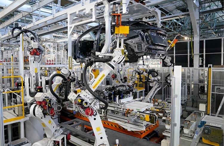 Nissan’s intelligent factory replicates 'takumi' skills at Tochigi plant