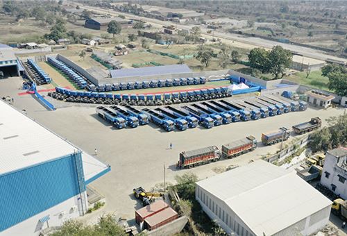 Daimler India CV delivers 120 BharatBenz trucks to CJ Darcl Logistics
