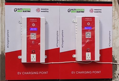 Altigreen partners Massive Mobility for EV charging stations 