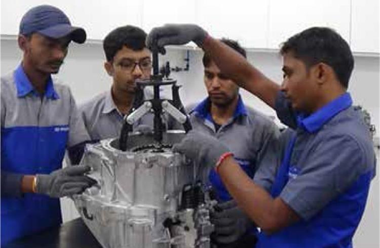 In FY2019, over 23,000 dealer staffers received training and 625 students were absorbed into the Hyundai ecosystem. The OEM has set up 24 skilling centres — 8 regional
training centres and 16 training academies — to train employees and impart different skill sets. It has also tied up with 54 ITIs and polytechnics for enhancing worker skills.