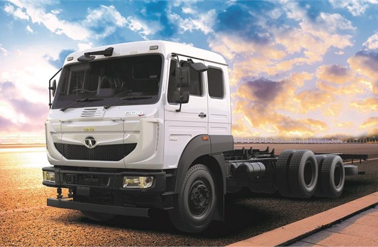 Tata Motors launches Signa 3118.T 3-axle 6x2 truck