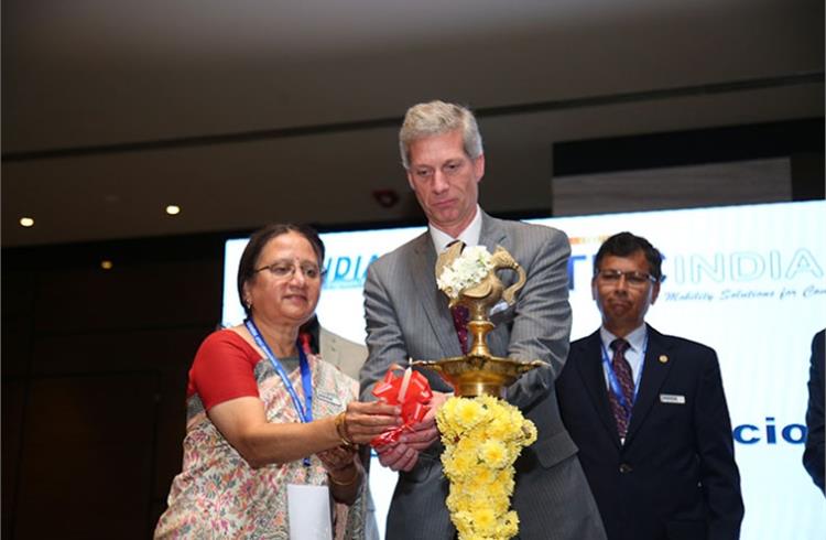 Mrs Rashmi Urdhwareshe, Director, ARAI and Dr. David Schutt, CEO,SAE International USA, light the ceremonial lamp to inaugurate iTEC India 2019.