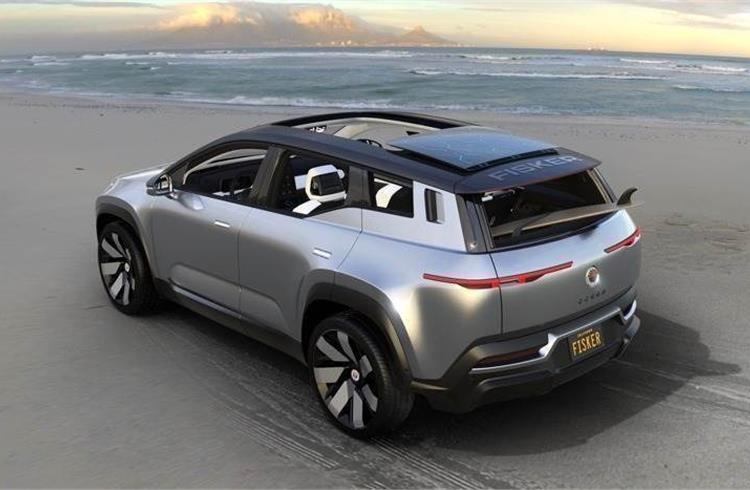 'California Mode' adds functional utility by allowing the rear hatch glass to drop – enabling long items to be placed through the opening without having to drive with an open tailgate, as is the case with pickup trucks.