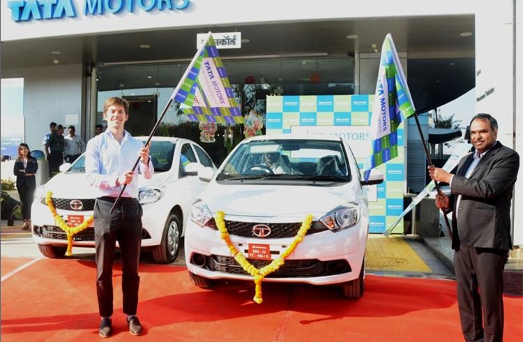 L-R: Greg Moran, co-founder and CEO, Zoomcar and Shailesh Chandra, president— Electric Mobility Business and Corporate Strategy, Tata Motors. 