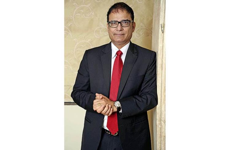 Dr Arun Jaura: 