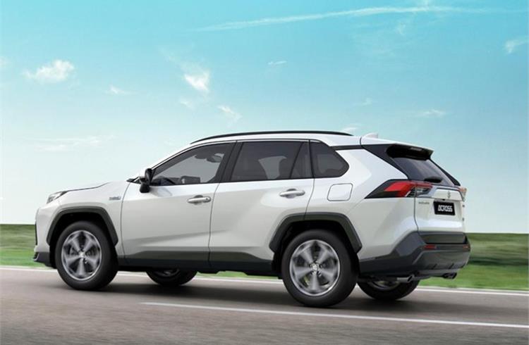 The SUV’s 18.1kWh battery, which is mounted under the floor, allows it to travel 75km on electric power alone, and it’s expected to be able to reach speeds of up to 135kph in this mode, like the RAV4.