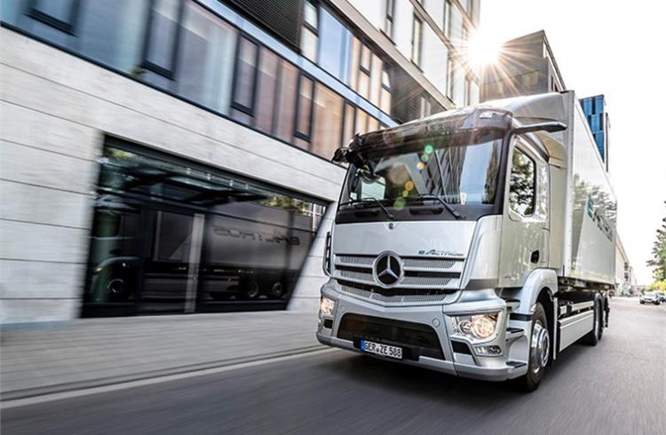 Mercedes-Benz Trucks premieres eActros with 400km range 