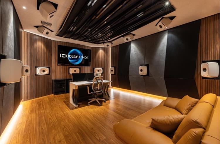The Stellantis Dolby Atmos 9.1.6 Immersive Audio Lab boasts an array of groundbreaking features, including several industry- firsts.