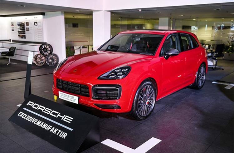 Porsche Exclusive Manufaktur showcar Cayenne GTS in Carmine Red
