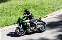 The Moto Guzzi V100 Mandello develops 115hp at 8700rpm and maximum torque of 105 Nm at 6750rpm.