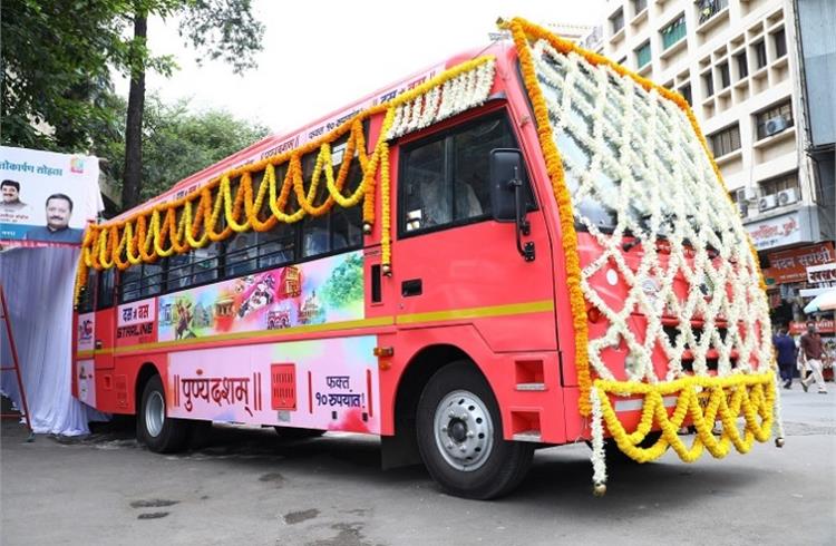 VECV delivers 50 CNG buses to Pune Mahanagar Parivahan Mahamandal