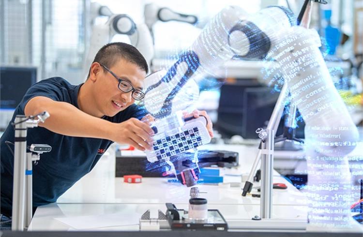Since 2011, Bosch has generated sales of more than four billion euros with Industry 4.0 – and more than 700 million euros in 2020 alone; at Bosch plants around the world, over 120,000 machines and 250,000 devices feature connectivity.