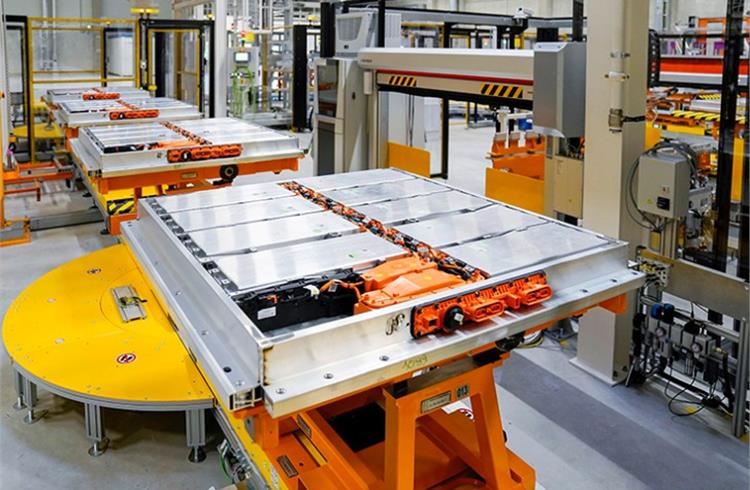 Highly automated: manufacturing of the battery systems for the ID.3 and ID.4 at Volkswagen Group Components Braunschweig.