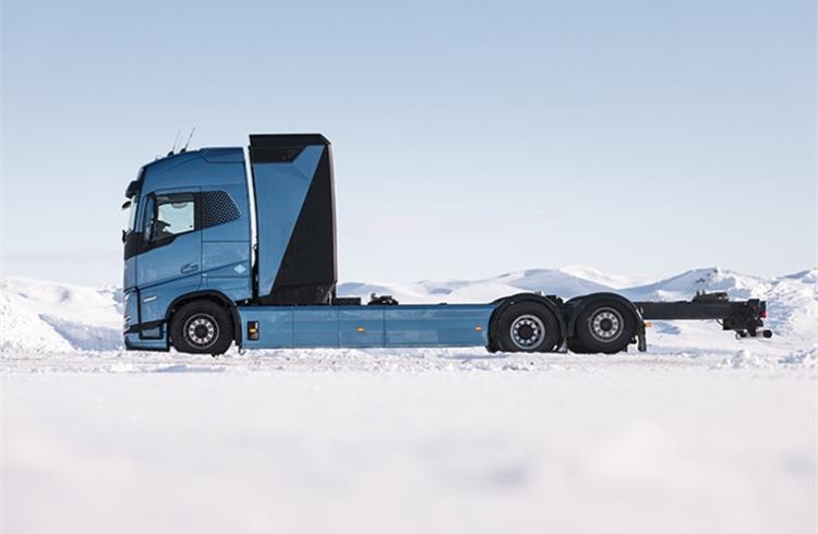 Volvo’s hydrogen-powered fuel cell trucks will use two fuel cells with a capacity to generate 300 kW of electric power.