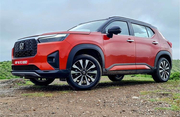 Masculine front-end styling coupled with 220mm of ground clearance and robust body claddings give Elevate a substantial road presence with an SUV appeal.