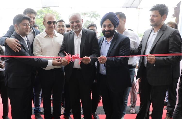 Renault India inaugurates five dealerships and workshops in a week