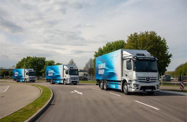 The three all-electric eActros trucks will cover a total distance of 3,700 kilometres over a period of five weeks.