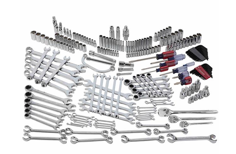 Craftsman Ultimate Collection from Sears is available in 104 piece, 220 piece and 302 piece sets