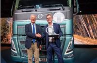 From left to right: Gianenrico Griffini, Chairman International Truck of the Year and Roger Alm, President Volvo Trucks.