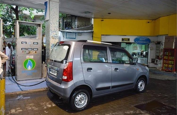 The Wagon R is leading Maruti’s CNG drive with 34,913 units in H1 FY2022, up 116% YoY (H1 FY2021: 16,167) and should easily surpass the 60,222 units it sold in FY2021.