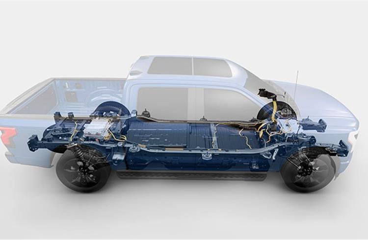 563bhp F-150 Lightning will be offered with two battery capacities, offering official ranges of around 230 (368km) and 300 miles (480km) on the American EPA test cycle.