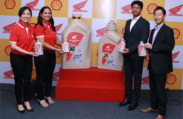 L-R: Lee Ming Seow and Mansi Tripathy from Shell Lubricants India along with Pradeep Kumar Pandey and Koji Takahashi from Honda Motorcycle & Scooter India.