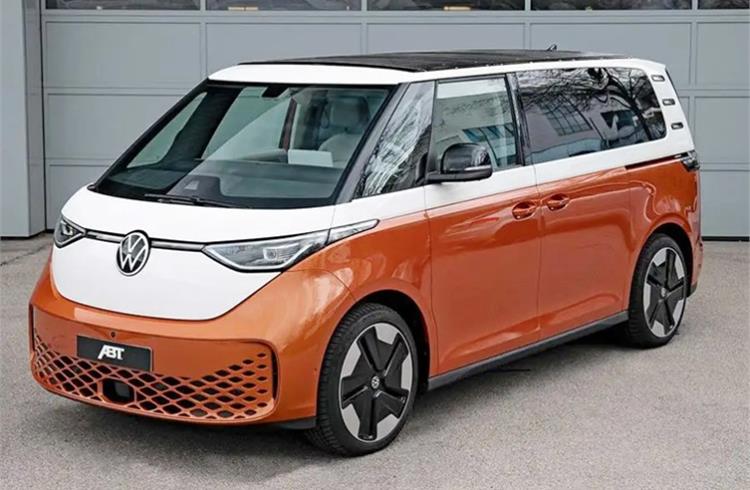 German tuner Abt has developed a system for the Volkswagen ID Buzz, its long roof a reasonable area for absorbing the sun’s rays. 