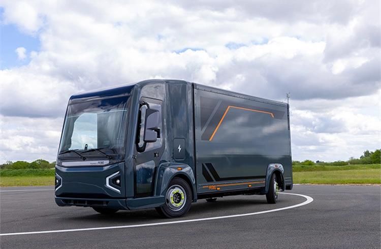 REE Automotive's P7-B box truck. This is a Class 3 delivery truck built on a P7 cab chassis. 