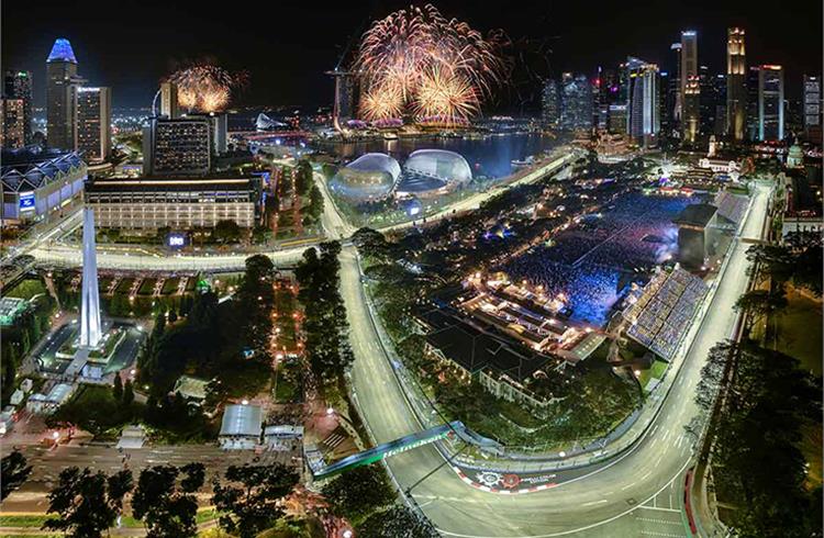 A view of the Singapore Grand Prix which is held at night. As the race is held on a street circuit, it can be properly illuminated during the evening. (Image: Singapore F1)