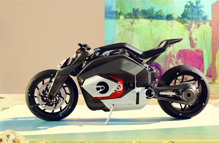 BMW Motorrad Vision DC Roadster previews the future of BMW Motorrad with alternative drive forms.