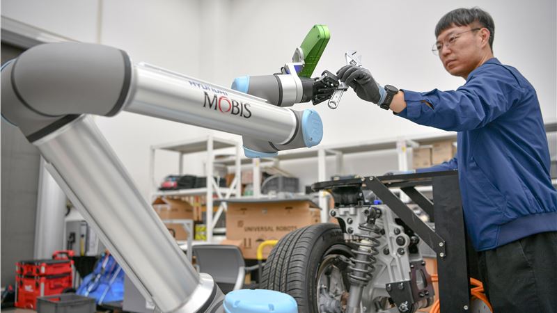 Hyundai Mobis develops collaborative self-driving robots for smart factories