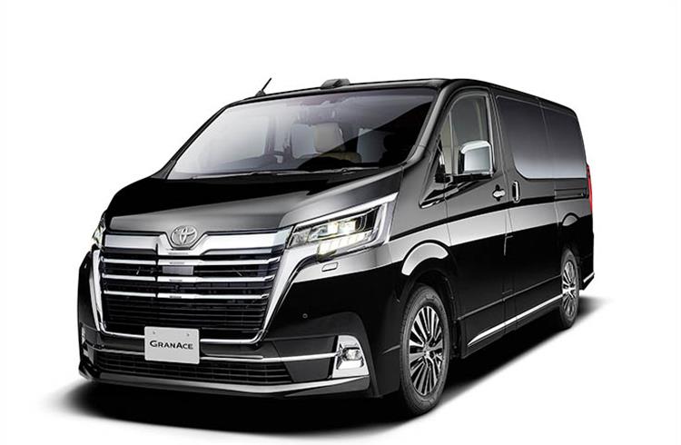 New Toyota Granace is 5300mm long, 1970mm wide and 1990mm tall, with a 3210mm wheelbase. 