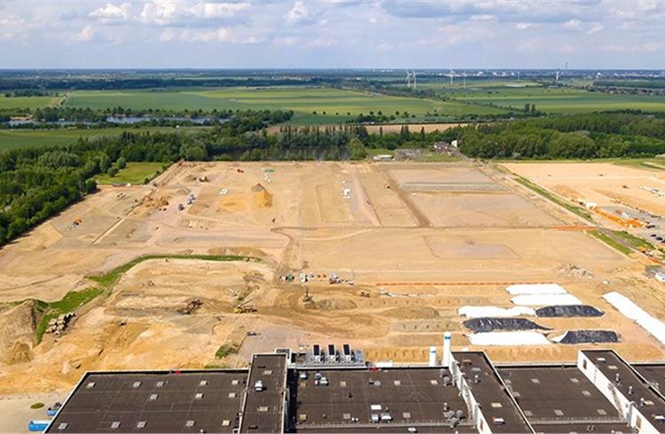 Aerial view of the construction site of the future giga-factory for battery cells at the Salzgitter site.