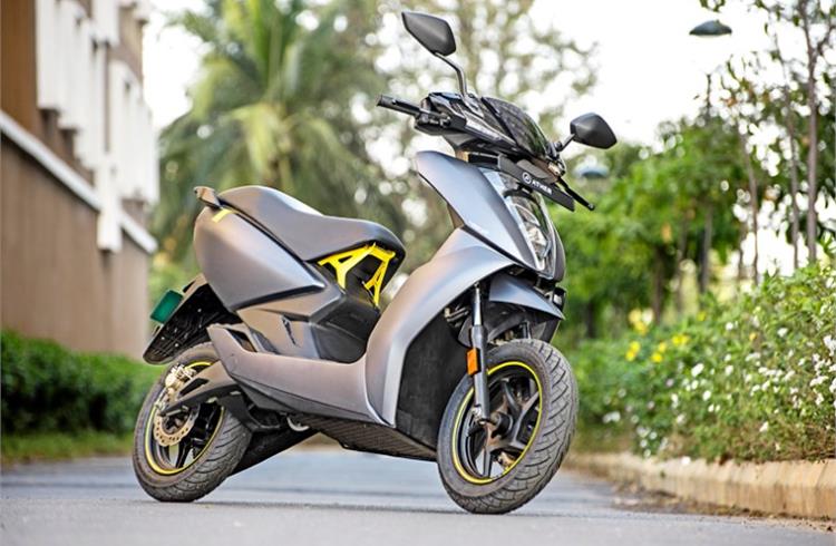 New 450X is an evolution of the 450 offering 10km more range (85km), quicker acceleration (0-40kph in 3.3sec), and a host of smart features like an Android-enabled TFT display.