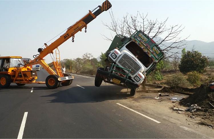 Road accidents in India claimed 405 lives, injured 1,290 each day in 2017