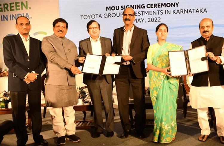 Toyota and Karnataka state government officials at the signing of the MoU