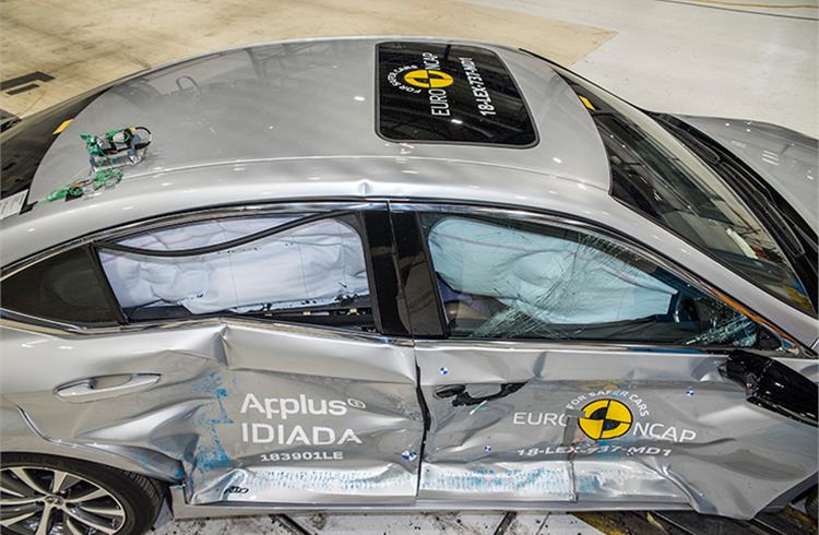 Lexus ES - side crash test