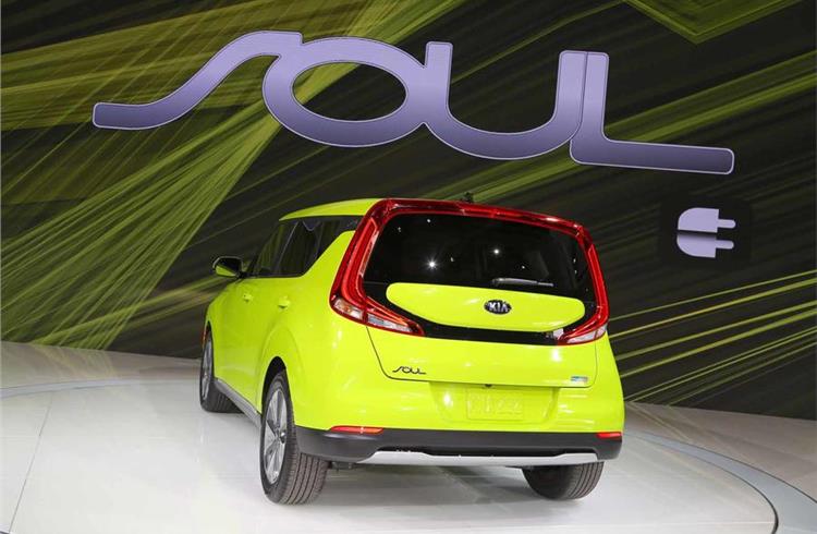 New Kia Soul EV revealed at LA show with more power and range
