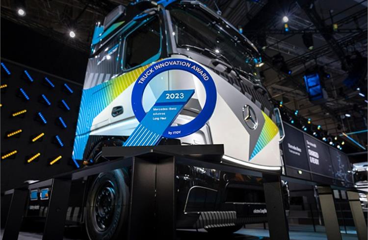 The Mercedes-Benz eActros LongHaul has also won the '2023 Truck Innovation Award'. 